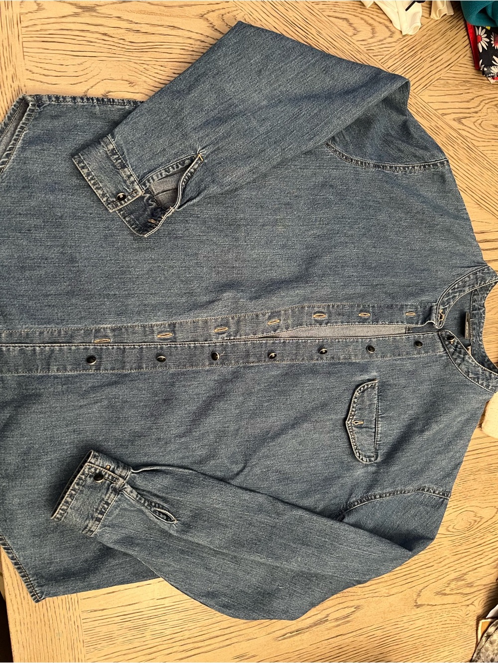vintage Liz Wear (by Liz Claiborne) collarless denim button-up shirt Blue Medium